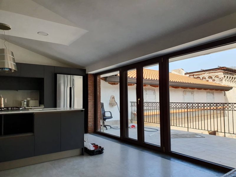 Portefinestre in legno-alluminio cucina moderna area vesuviana